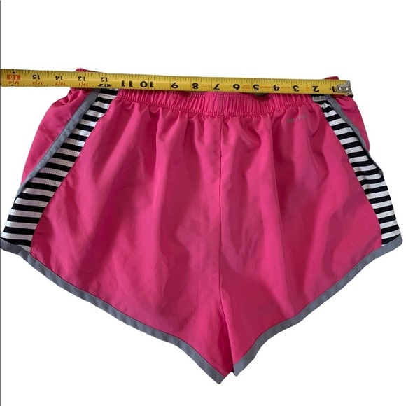 Nike Dri Fit Short Pants Size Small - Picture 5 of 15